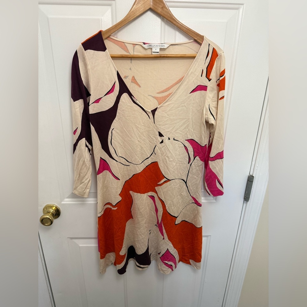 Women’s Diane Von Furstenberg 100% Silk Floral Dress 6 Business Office Luxury